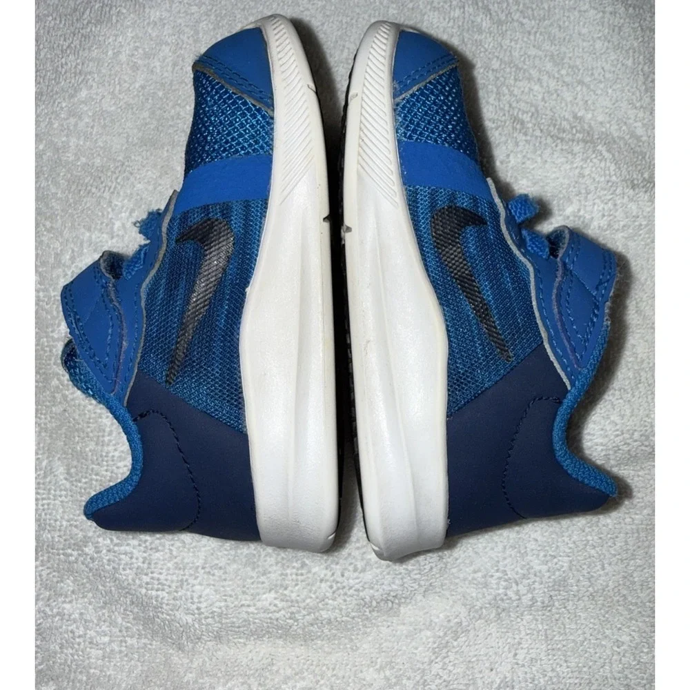 Nike Downshifter Size 5C Boys Sneakers Blue